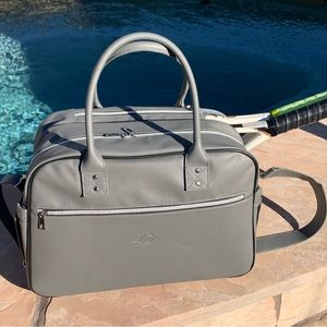 NiceAces tennis & weekend bag, for men & women in gray, Used great condition